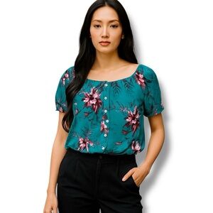 Candie’s Juniors Short Sleeve Off Shoulder Cropped Top Tropical Floral Green M